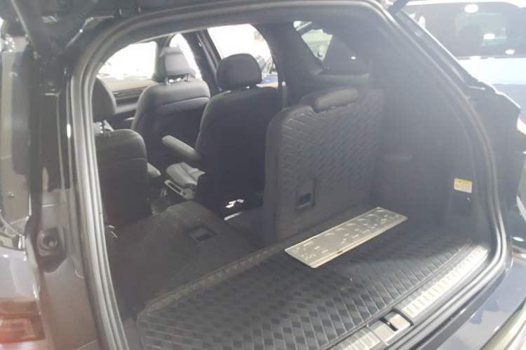 Used Nio ES8 2020 415 km Signature Edition 6-Seater Version Trunk