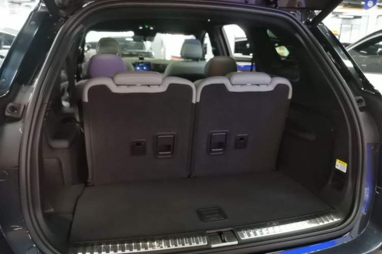 Used Nio ES8 2020 415 km Signature Edition 6-Seater Version Trunk