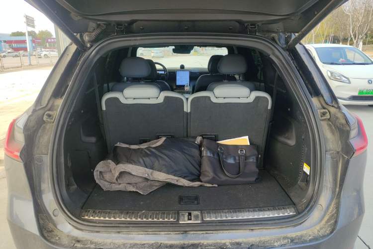 Used Nio ES8 2020 450 km Range 6-Seater Version Trunk