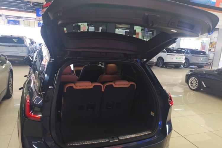 Used Nio ES8 2020 580 km Range Signature Edition Six-Seater Version Trunk