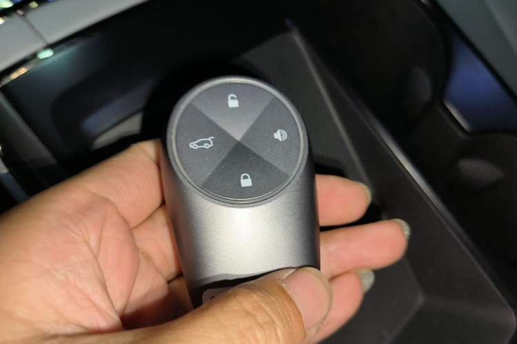 Used Nio ES8 2020 415 km Signature Edition 6-Seater Version Vehicle Key