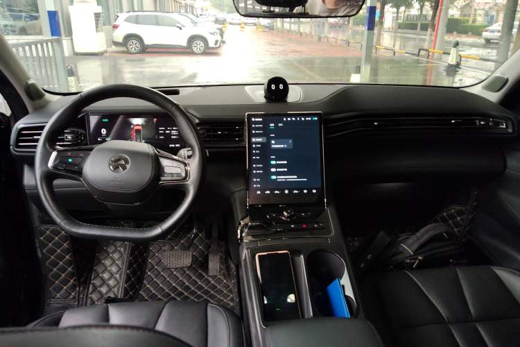 Used Nio ES8 2020 415 km Range 6-Seater Version Center Console