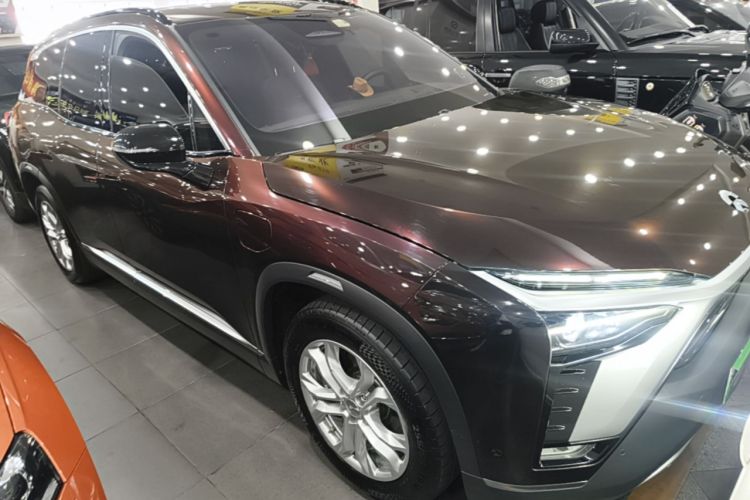 Used Nio ES8 2020 415 km Range 6-Seater Version Front Right 45 Deg