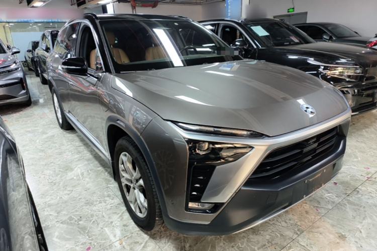 Used Nio ES8 2020 415 km Range 7-Seater Version Front Right 45 Deg