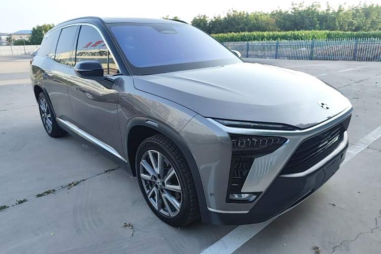 Used Nio ES8 2020 415 km Range 7-Seater Version Front Right 45 Deg