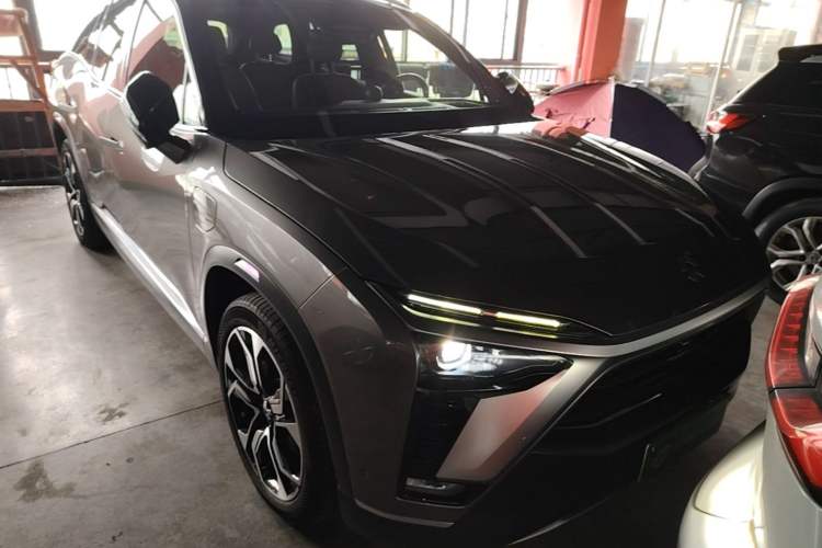 Used Nio ES8 2020 580 km Range Six-Seater Version Front Right 45 Deg
