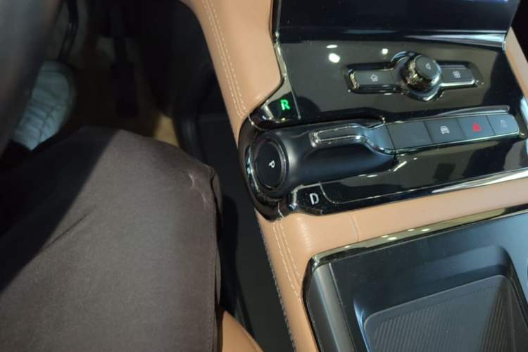 Used Nio ES8 2020 580 km Range Six-Seater Version Gear Lever