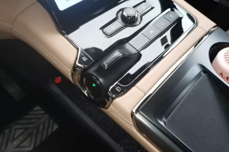 Used Nio ES8 2020 580 km Range Six-Seater Version Gear Lever
