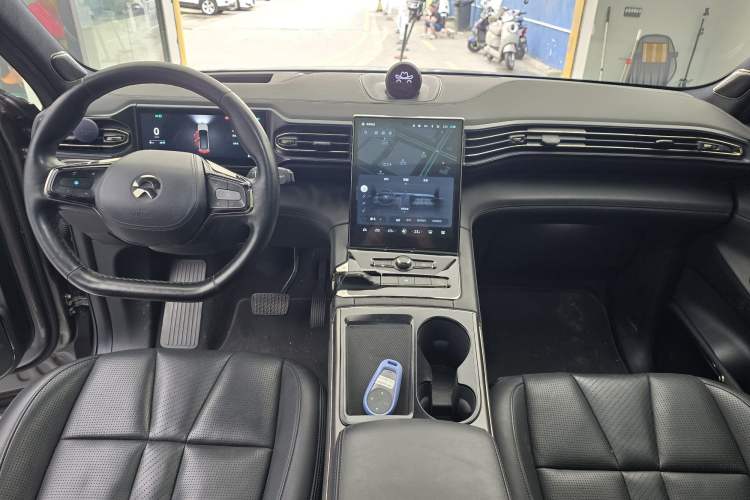 Used Nio ES8 2020 415 km Signature Edition 6-Seater Version Interior 7