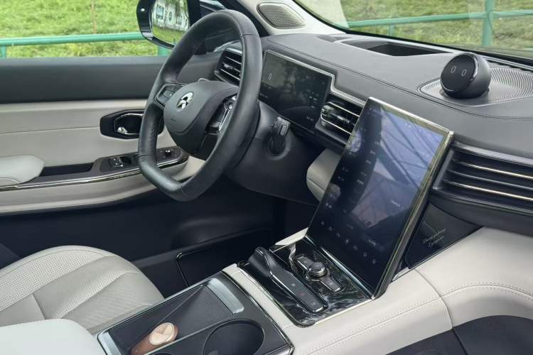 Used Nio ES8 2020 415 km Signature Edition 6-Seater Version Interior 7