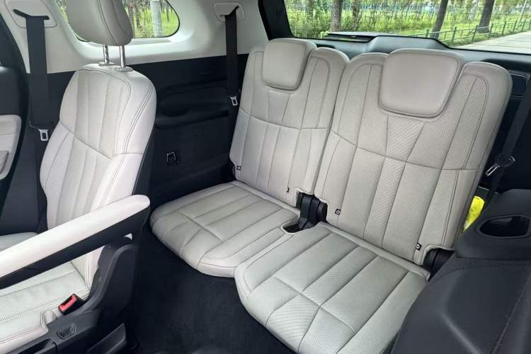Used Nio ES8 2020 415 km Signature Edition 6-Seater Version Interior 8
