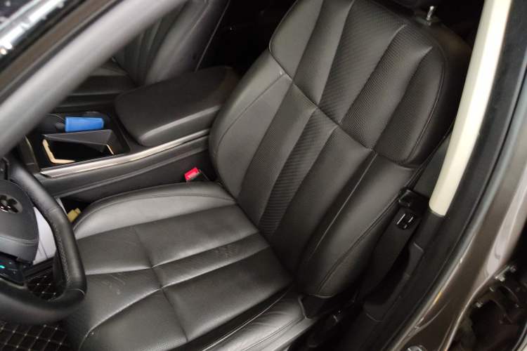 Used Nio ES8 2020 415 km Range 6-Seater Version Left Front Seat