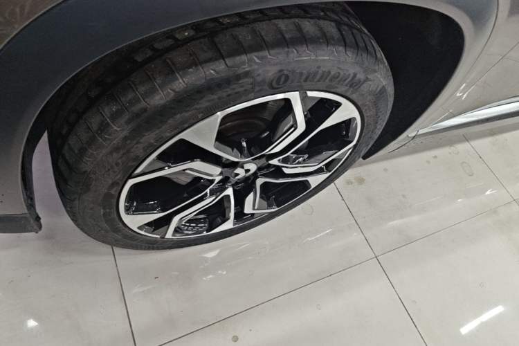 Used Nio ES8 2020 415 km Signature Edition 6-Seater Version Left Front Wheel Hub