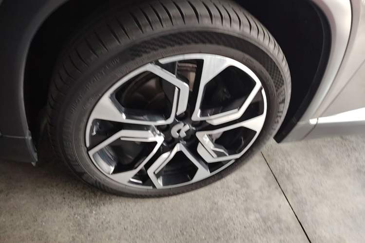 Used Nio ES8 2020 580 km Range Six-Seater Version Left Front Wheel Hub