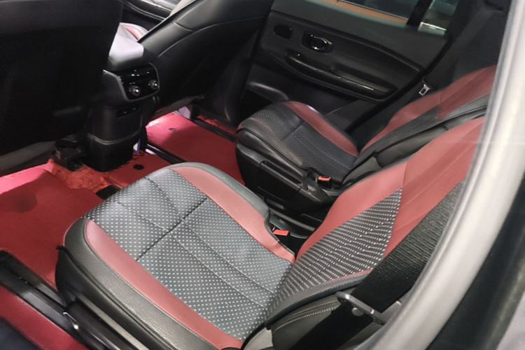 Used Nio ES8 2020 415 km Range 6-Seater Version Left Rear Seat