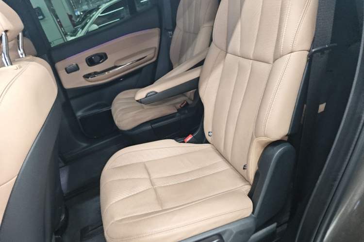 Used Nio ES8 2020 415 km Signature Edition 6-Seater Version Left Rear Seat