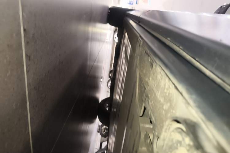 Used Nio ES8 2020 415 km Range 6-Seater Version Left Side Sill