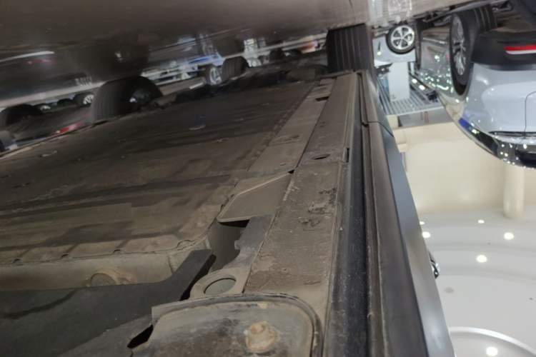 Used Nio ES8 2020 580 km Range Six-Seater Version Left Side Sill