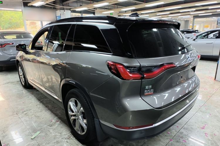 Used Nio ES8 2020 415 km Range 7-Seater Version Rear Left 45 Deg