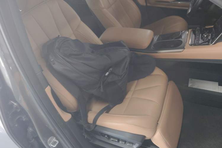 Used Nio ES8 2020 450 km Range 6-Seater Version Right Front Seat