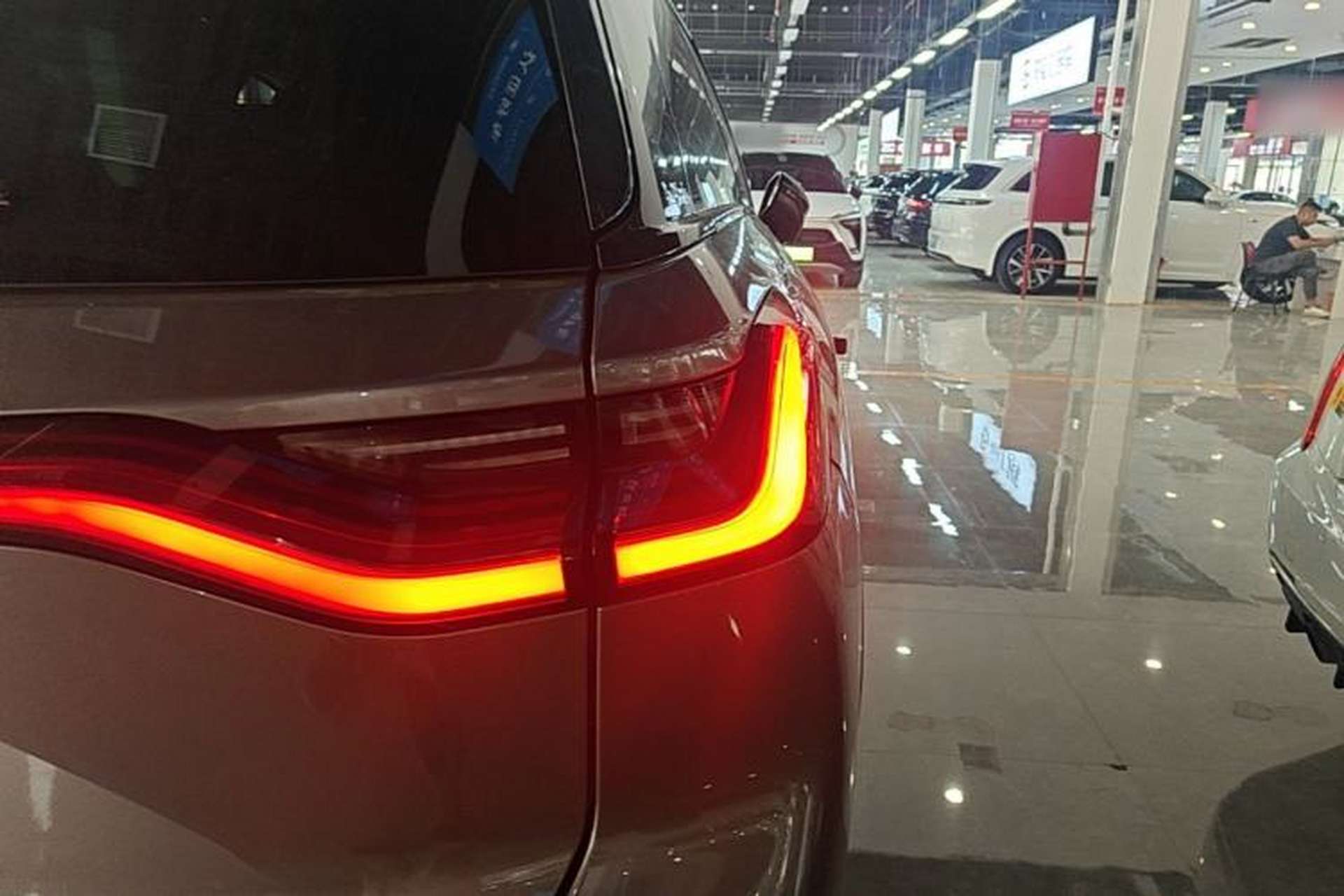 Used Nio ES8 2020 580 km Range 7-Seater Version Right Rear Taillight