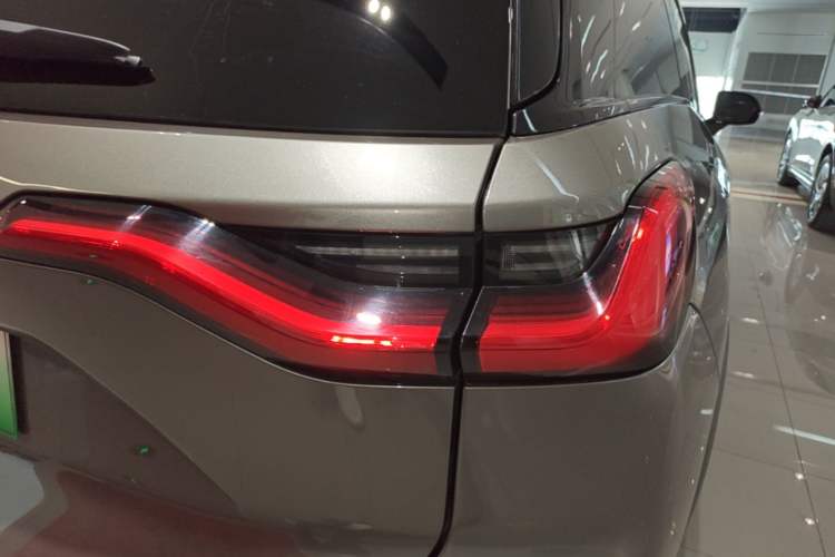 Used Nio ES8 2020 580 km Range Six-Seater Version Right Rear Taillight