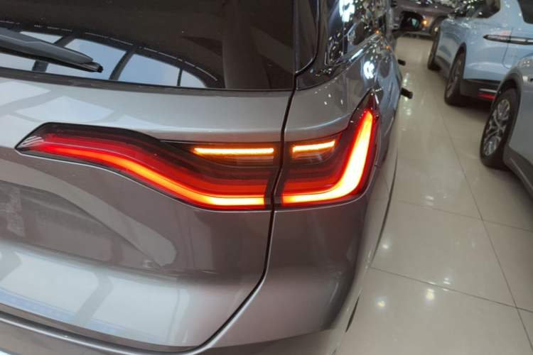 Used Nio ES8 2020 580 km Range Six-Seater Version Right Rear Taillight