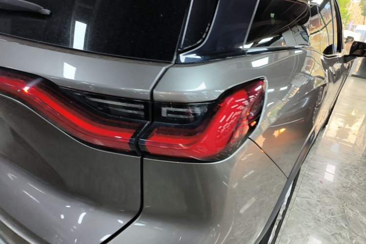 Used Nio ES8 2020 415 km Range 7-Seater Version Right Rear Taillight