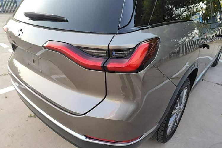 Used Nio ES8 2020 415 km Range 7-Seater Version Right Rear Taillight