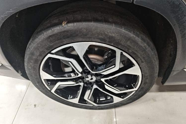 Used Nio ES8 2020 415 km Signature Edition 6-Seater Version Right Rear Wheel Hub