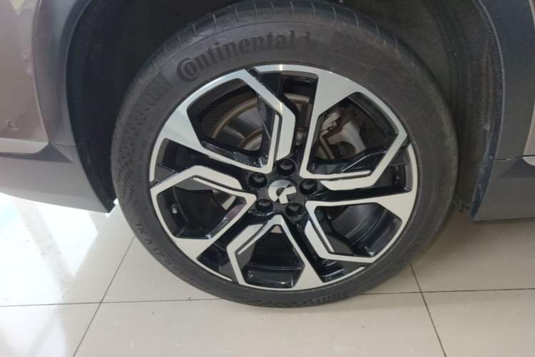 Used Nio ES8 2020 580 km Range Six-Seater Version Right Rear Wheel Hub