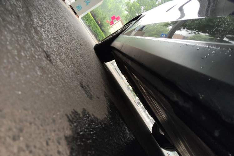 Used Nio ES8 2020 415 km Range 6-Seater Version Right Side Sill