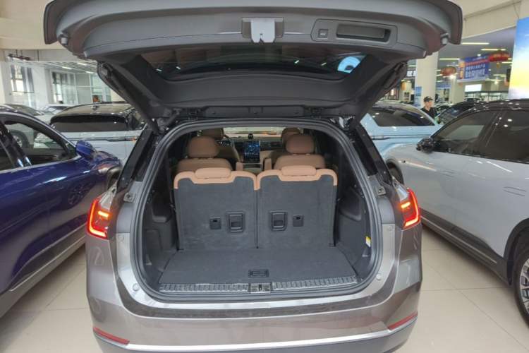 Used Nio ES8 2020 580 km Range Six-Seater Version Trunk