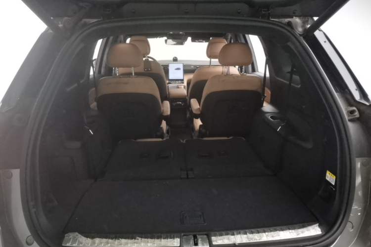Used Nio ES8 2020 580 km Range Six-Seater Version Trunk