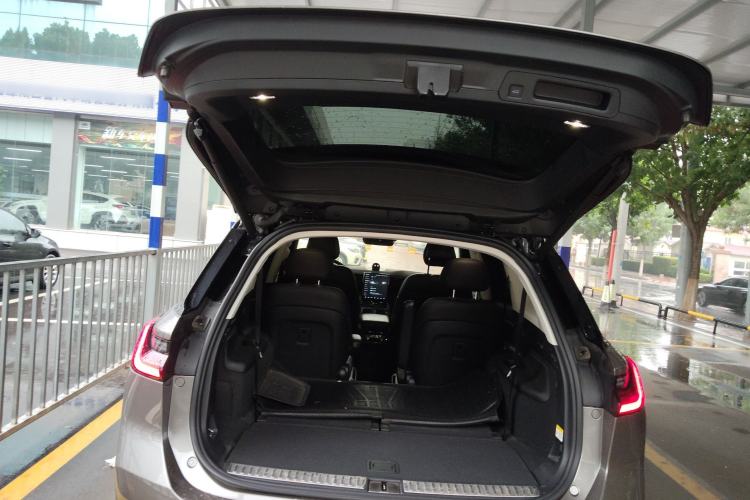 Used Nio ES8 2020 415 km Range 6-Seater Version Trunk