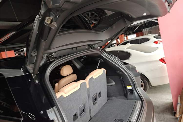 Used Nio ES8 2020 580 km Range Six-Seater Version Trunk