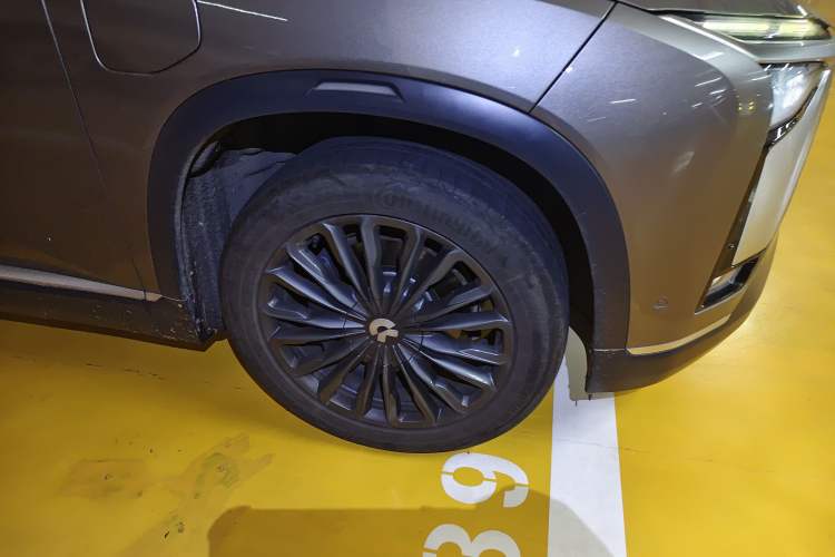 Used Nio ES8 2020 415 km Range 7-Seater Version Right Front Wheel Hub