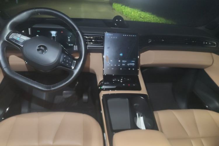 Used Nio ES8 2020 415 km Range 6-Seater Version Center Console