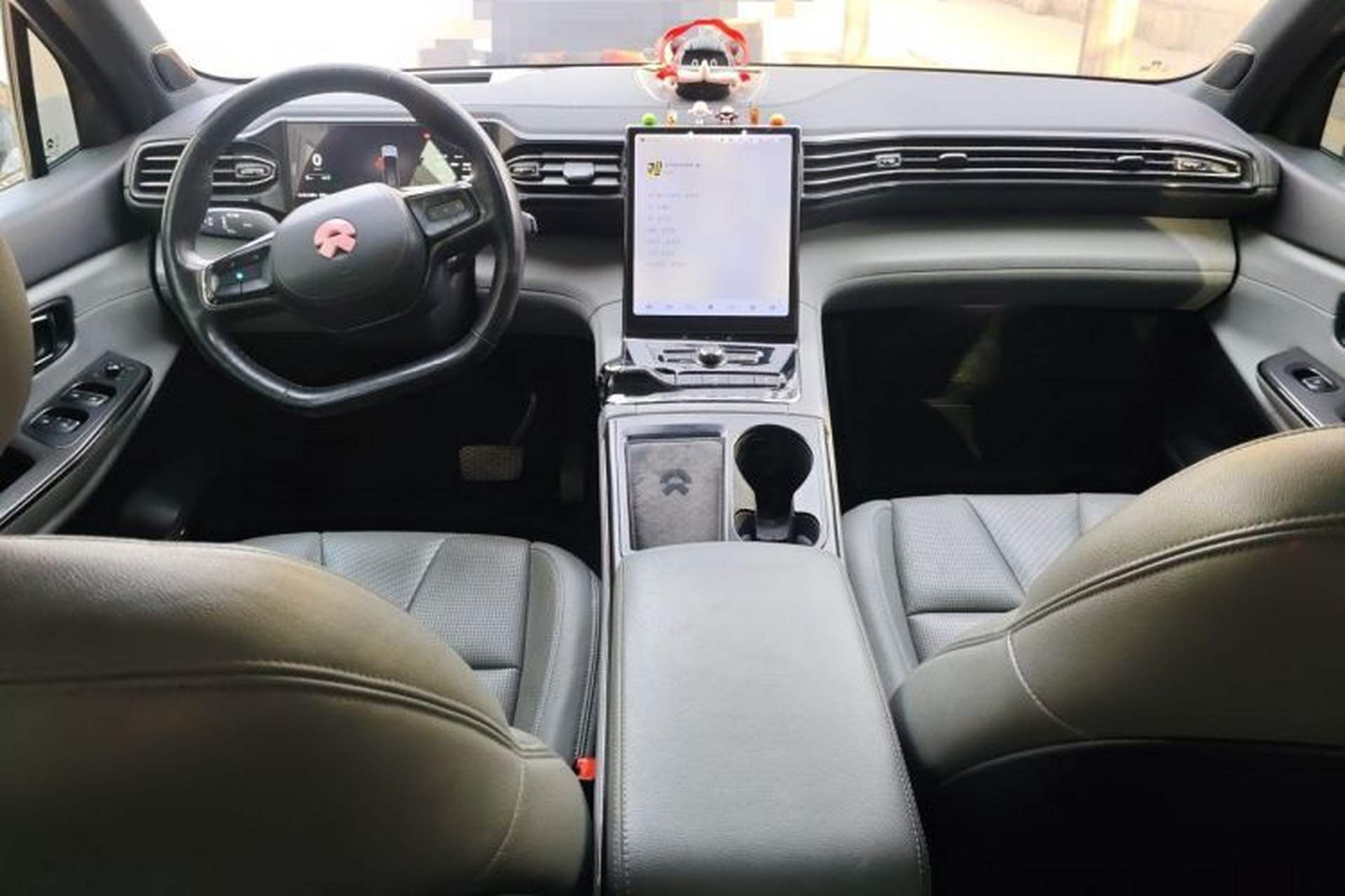 Used Nio ES8 2020 415 km Range 7-Seater Version Center Console