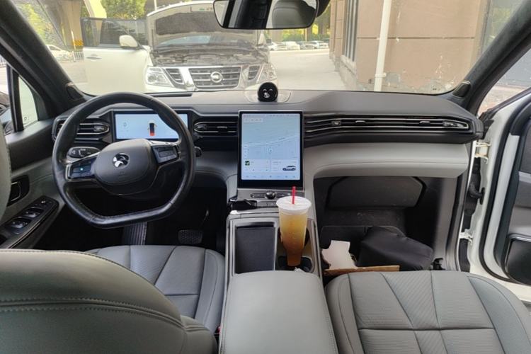 Used Nio ES8 2020 485 km Signature Edition Six-Seater Version Center Console