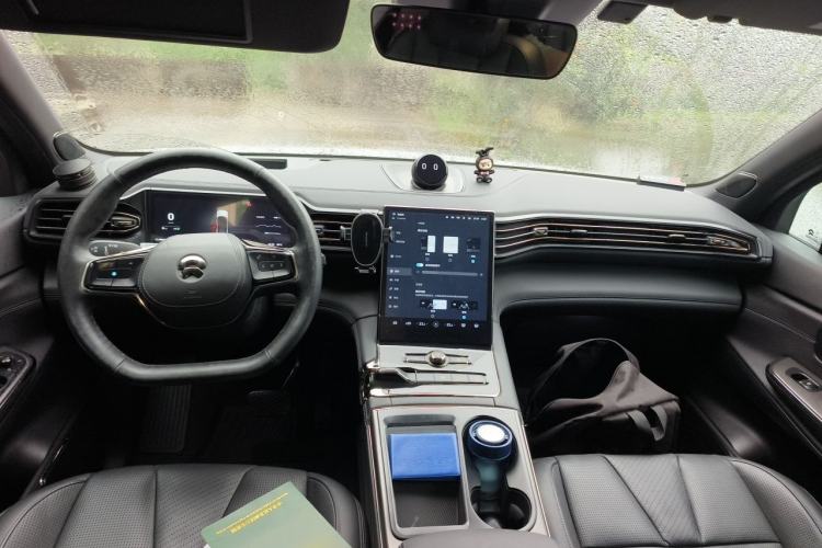 Used Nio ES8 2020 580 km Range 7-Seater Version Center Console