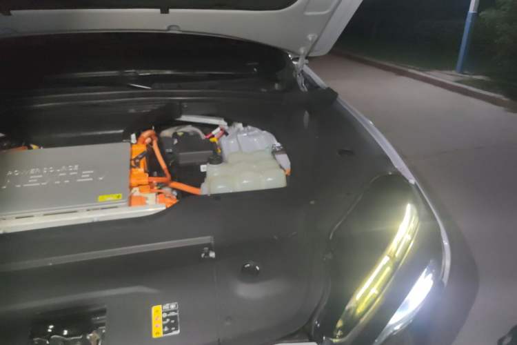 Used Nio ES8 2020 415 km Range 6-Seater Version Engine Bay Left