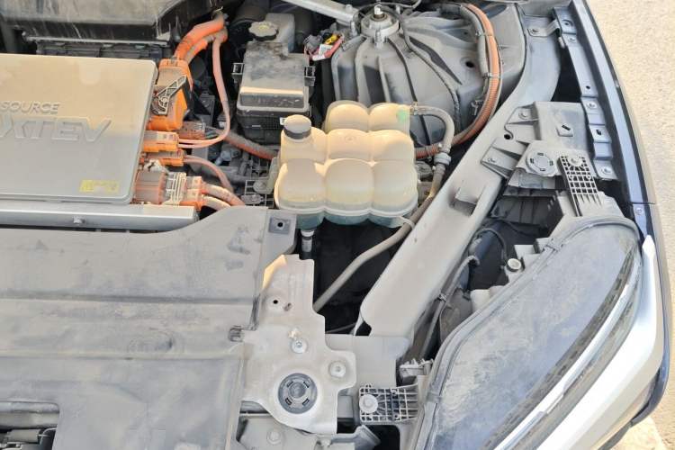 Used Nio ES8 2020 415 km Range 7-Seater Version Engine Bay Left
