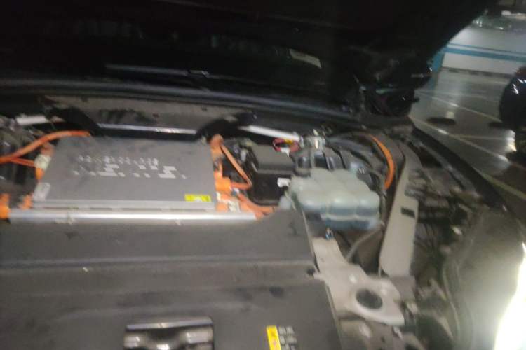 Used Nio ES8 2020 580 km Range Six-Seater Version Engine Bay Left