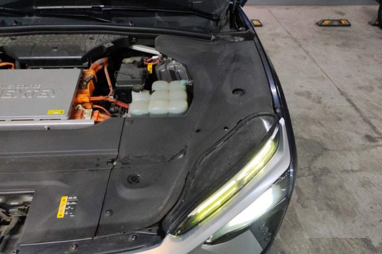 Used Nio ES8 2020 580 km Range Six-Seater Version Engine Bay Left