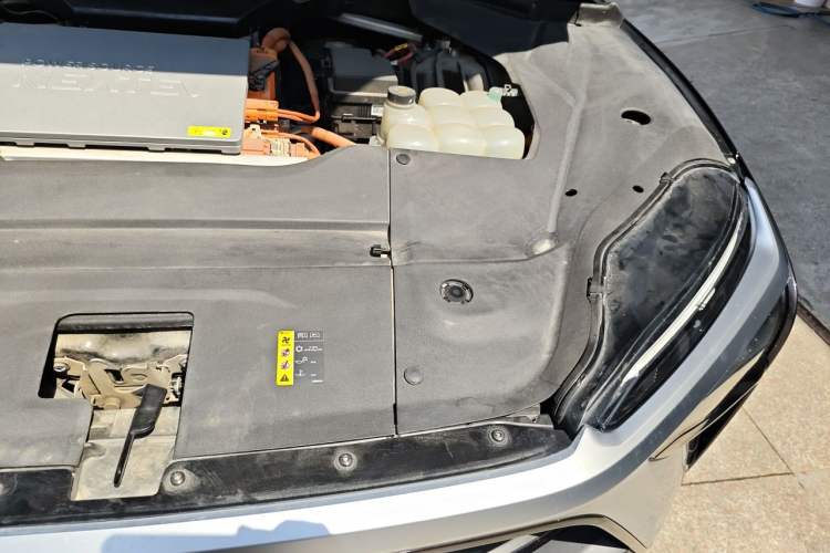Used Nio ES8 2020 415 km Range 6-Seater Version Engine Bay Left
