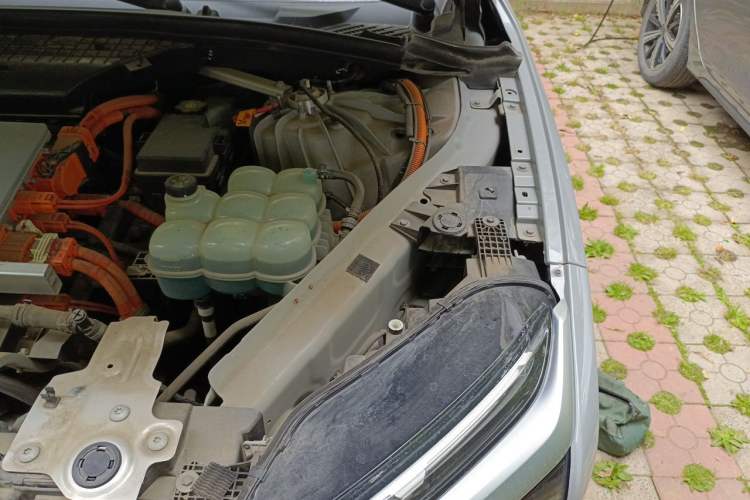 Used Nio ES8 2020 580 km Range Signature Edition Six-Seater Version Engine Bay Left