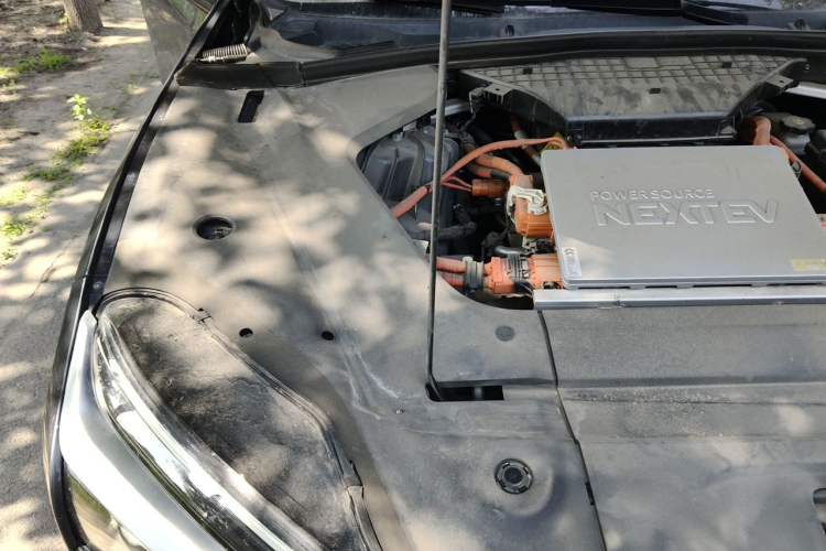 Used Nio ES8  Engine Bay Right