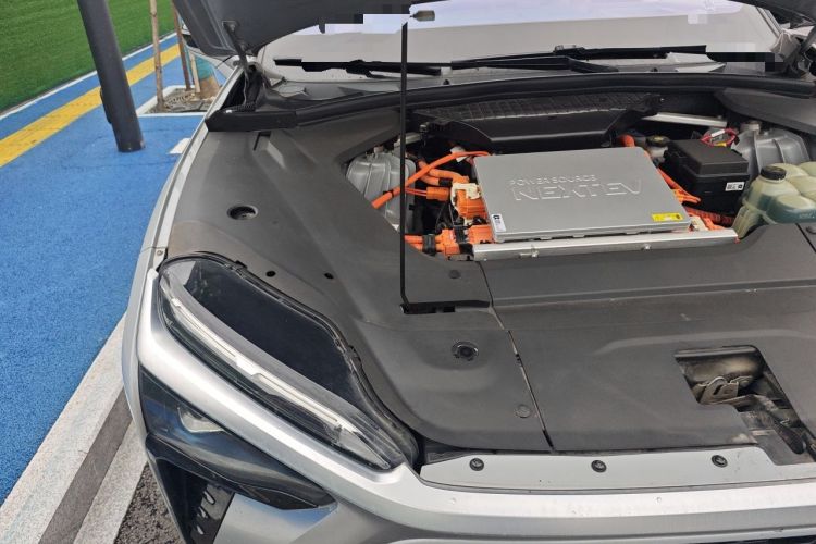 Used Nio ES8 2020 580 km Range Signature Edition Six-Seater Version Engine Bay Right