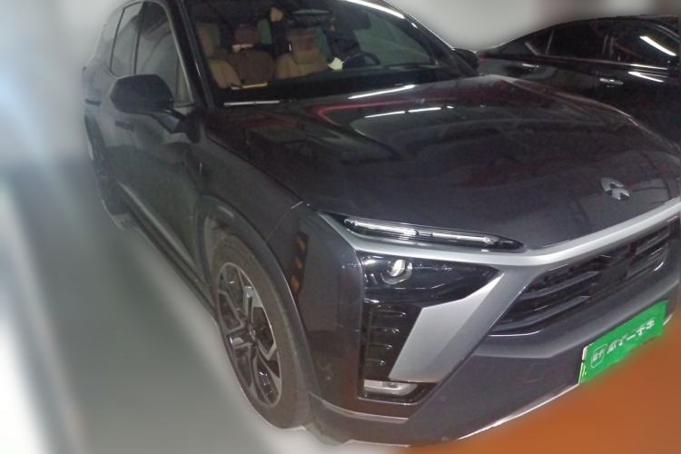 Used Nio ES8 2020 415 km Signature Edition 6-Seater Version Front Right 45 Deg